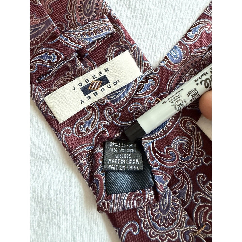Joseph Abboud	Burgundy Paisley Woven Jacquard Silk Blend Tie Necktie
